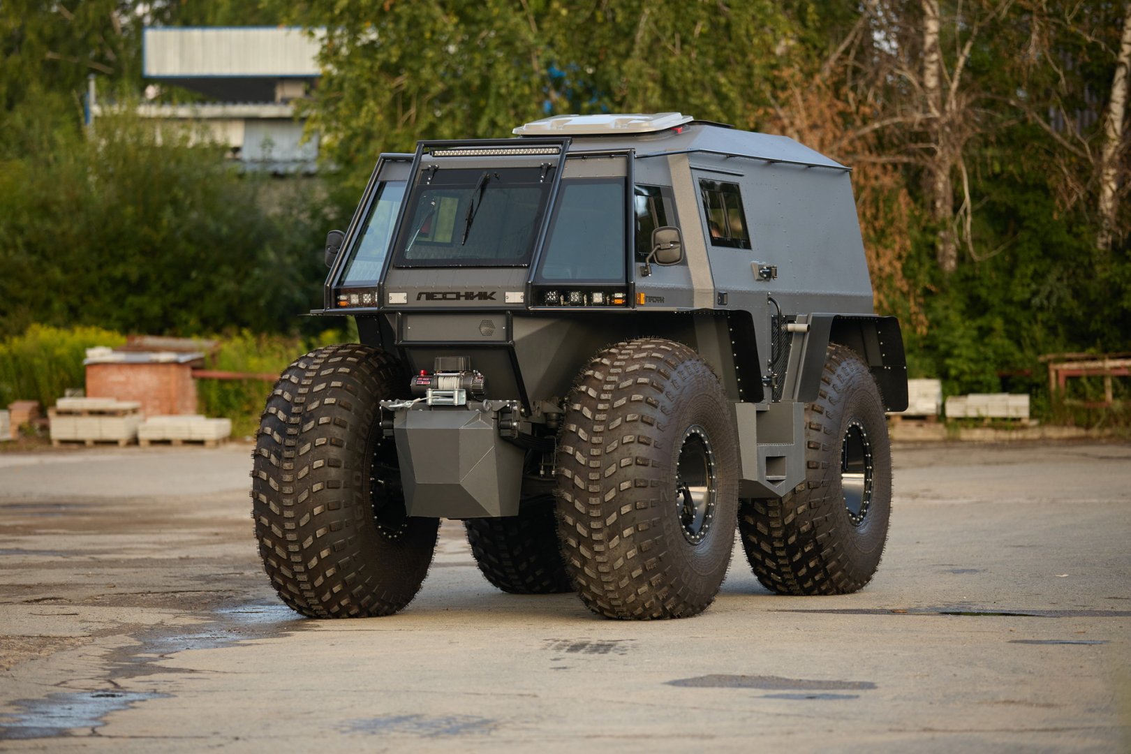 Плавающий вездеход "Лесник-Профи"