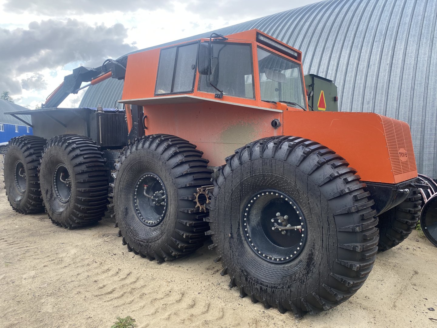 Снегоболотоход Тром 8 с КМУ