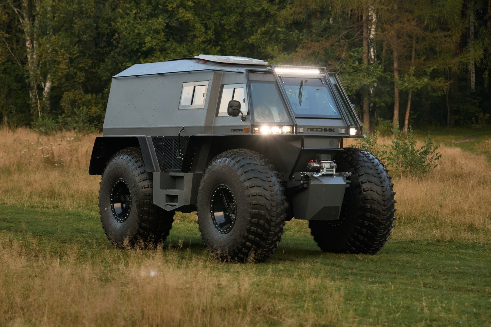 Плавающий вездеход "Лесник-Профи"